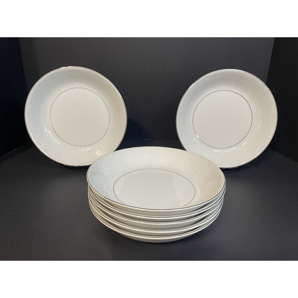 Montgomery Ward Shannon Soup Bowls Set of 8 White Floral Platinum Trim Japan‎